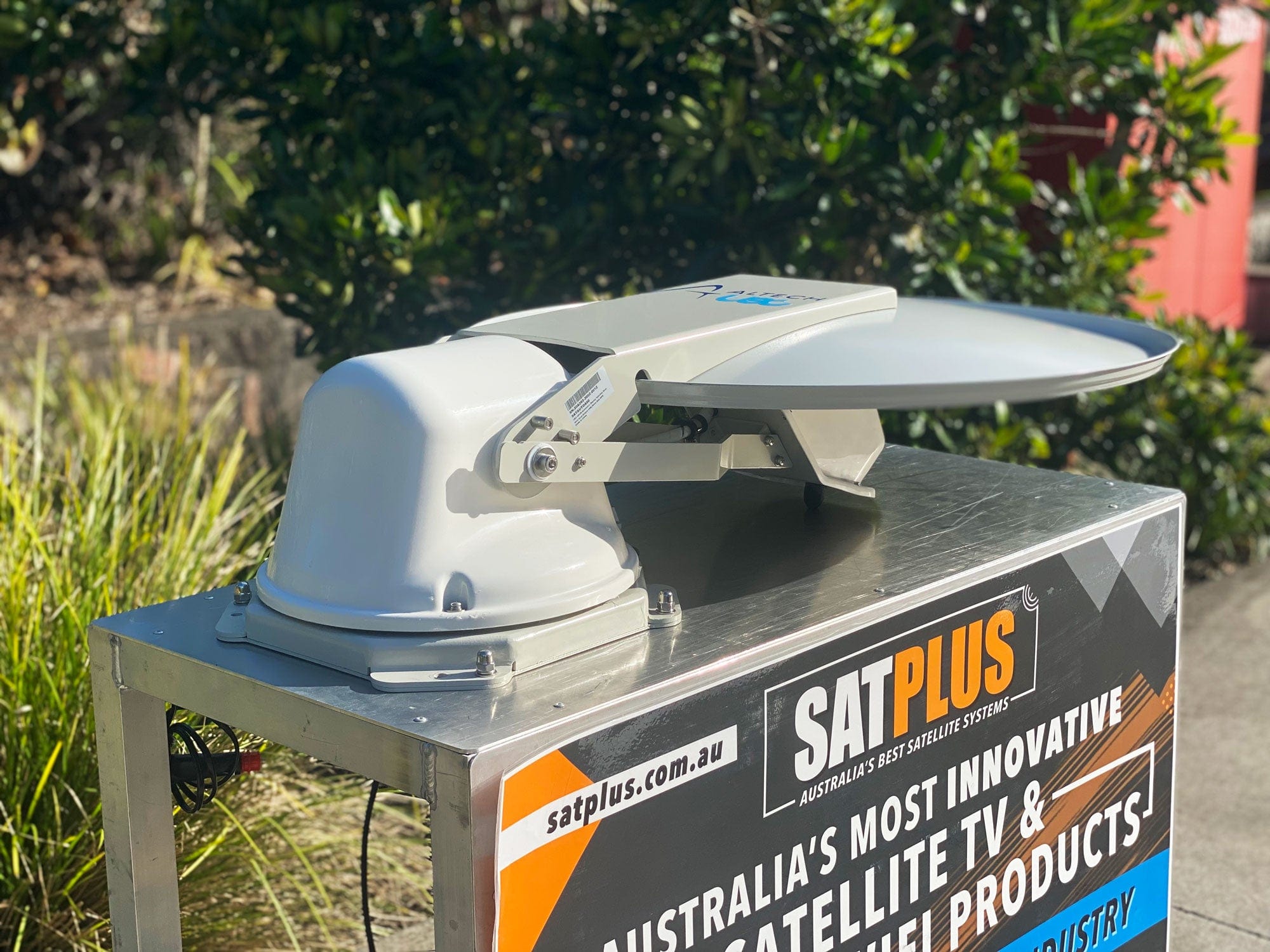 Altech UEC Aura (Halo) 60cm Auto Roof Caravan Satellite Dish