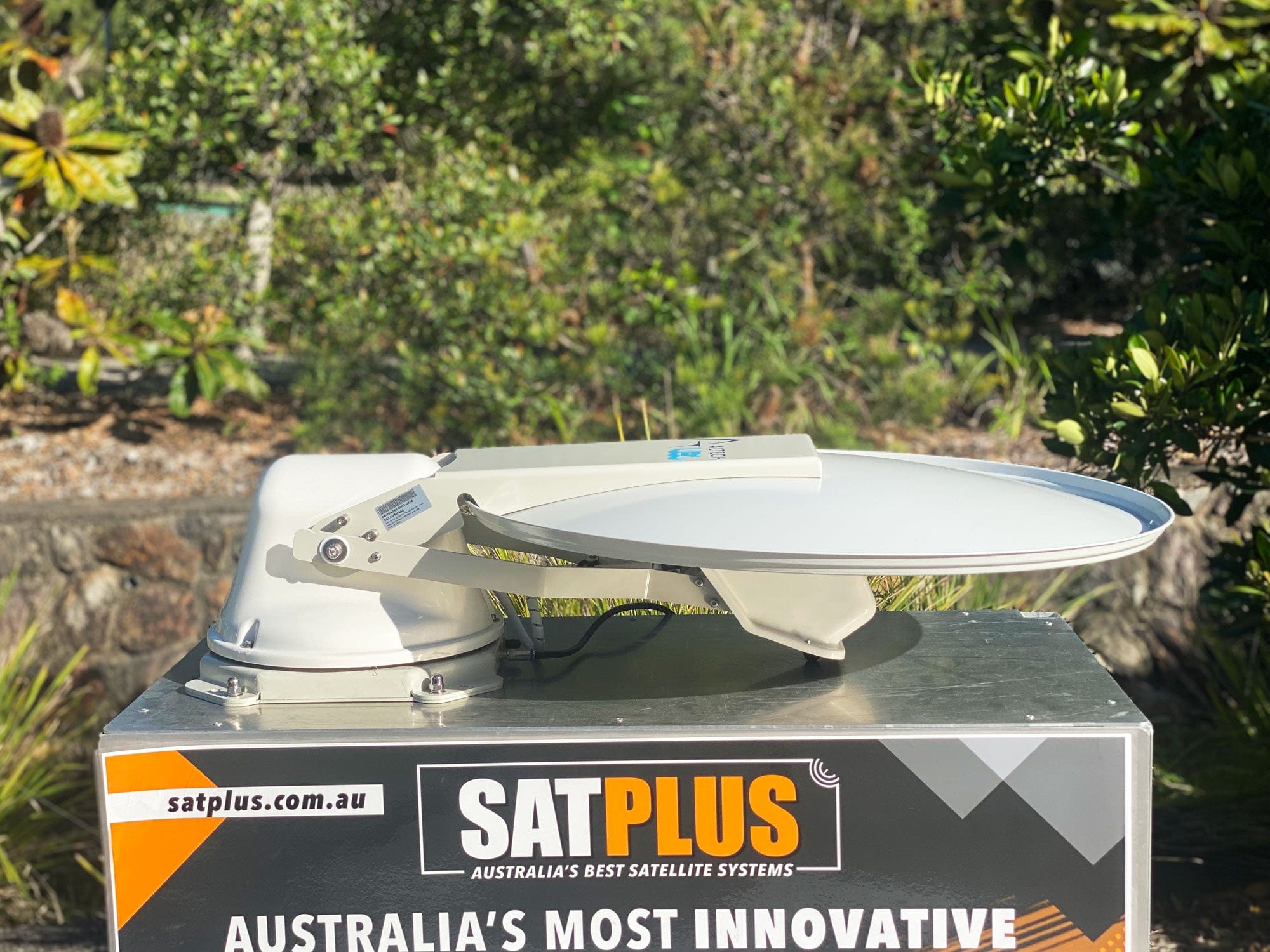 Altech UEC Aura (Halo) 60cm Auto Roof Caravan Satellite Dish