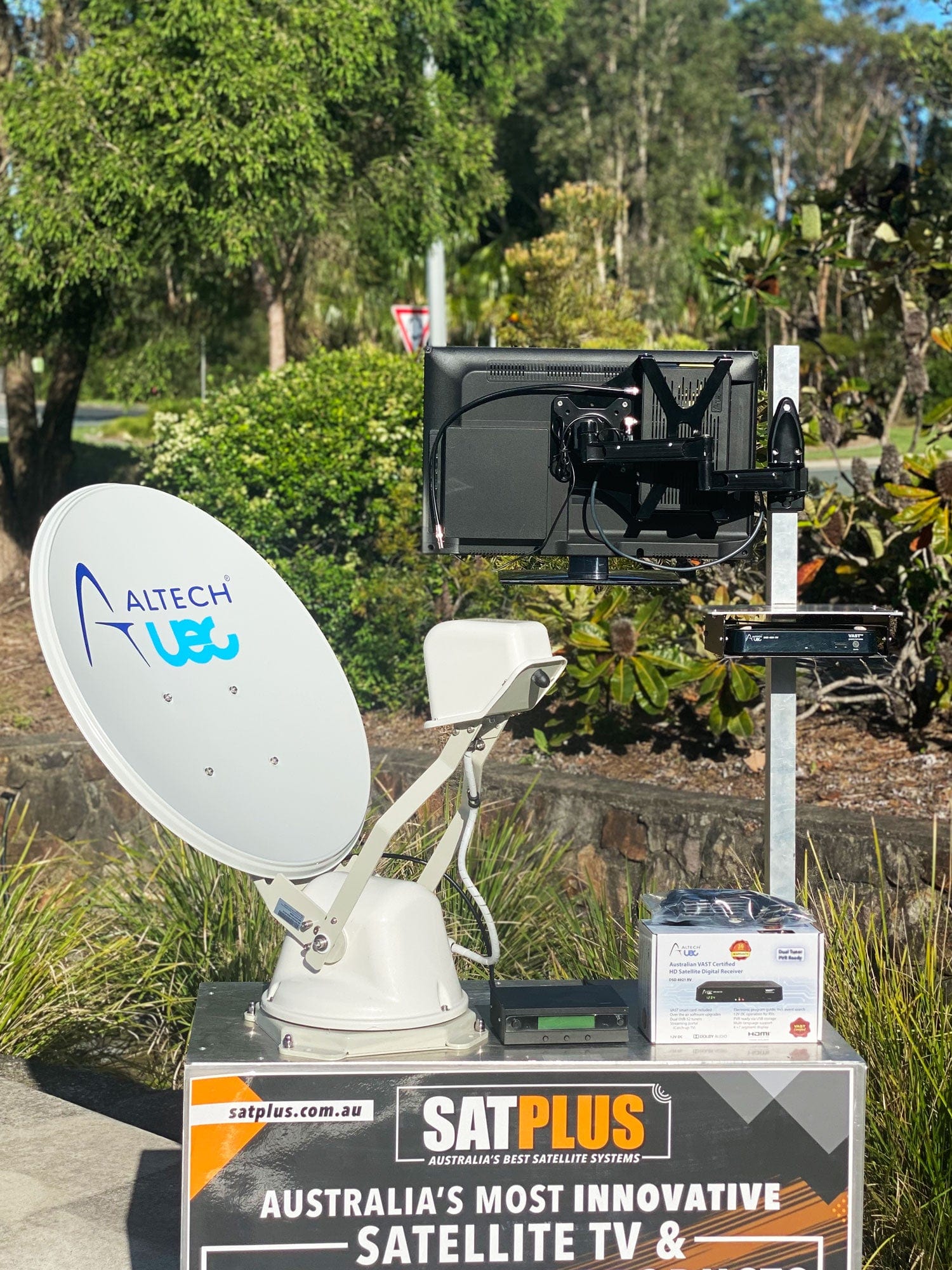 Altech UEC Aura (Halo) 60cm Auto Roof Caravan Satellite Dish