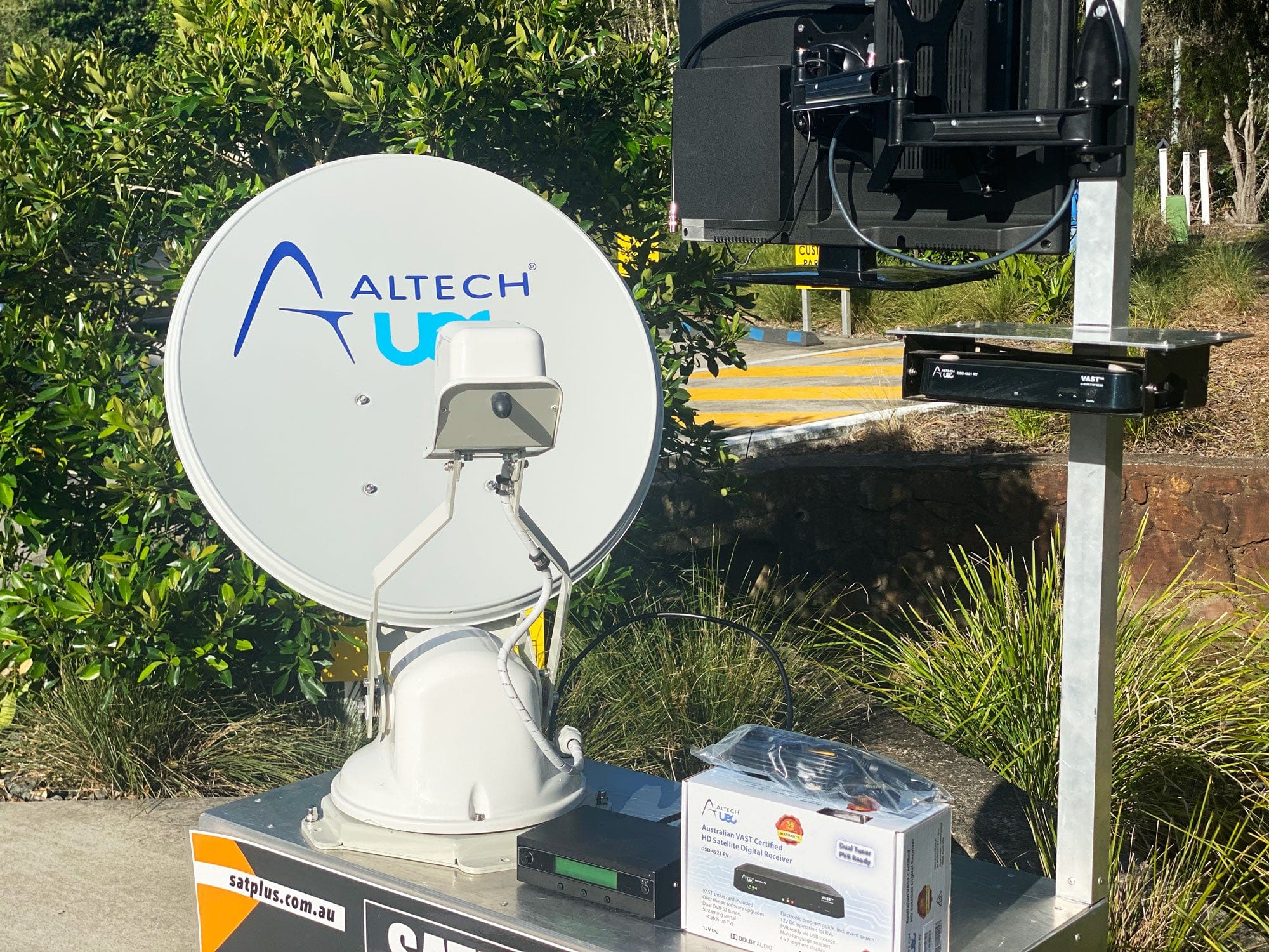 Altech UEC Aura (Halo) 60cm Auto Roof Caravan Satellite Dish