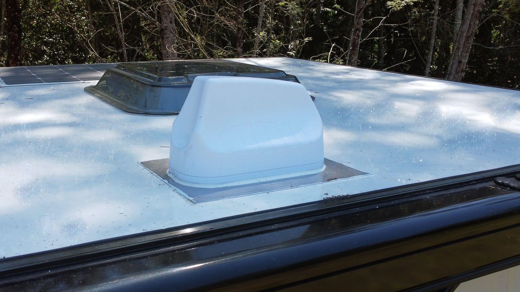 Caravan Internet Antenna | Reach 360 Antenna with Category 4 Router