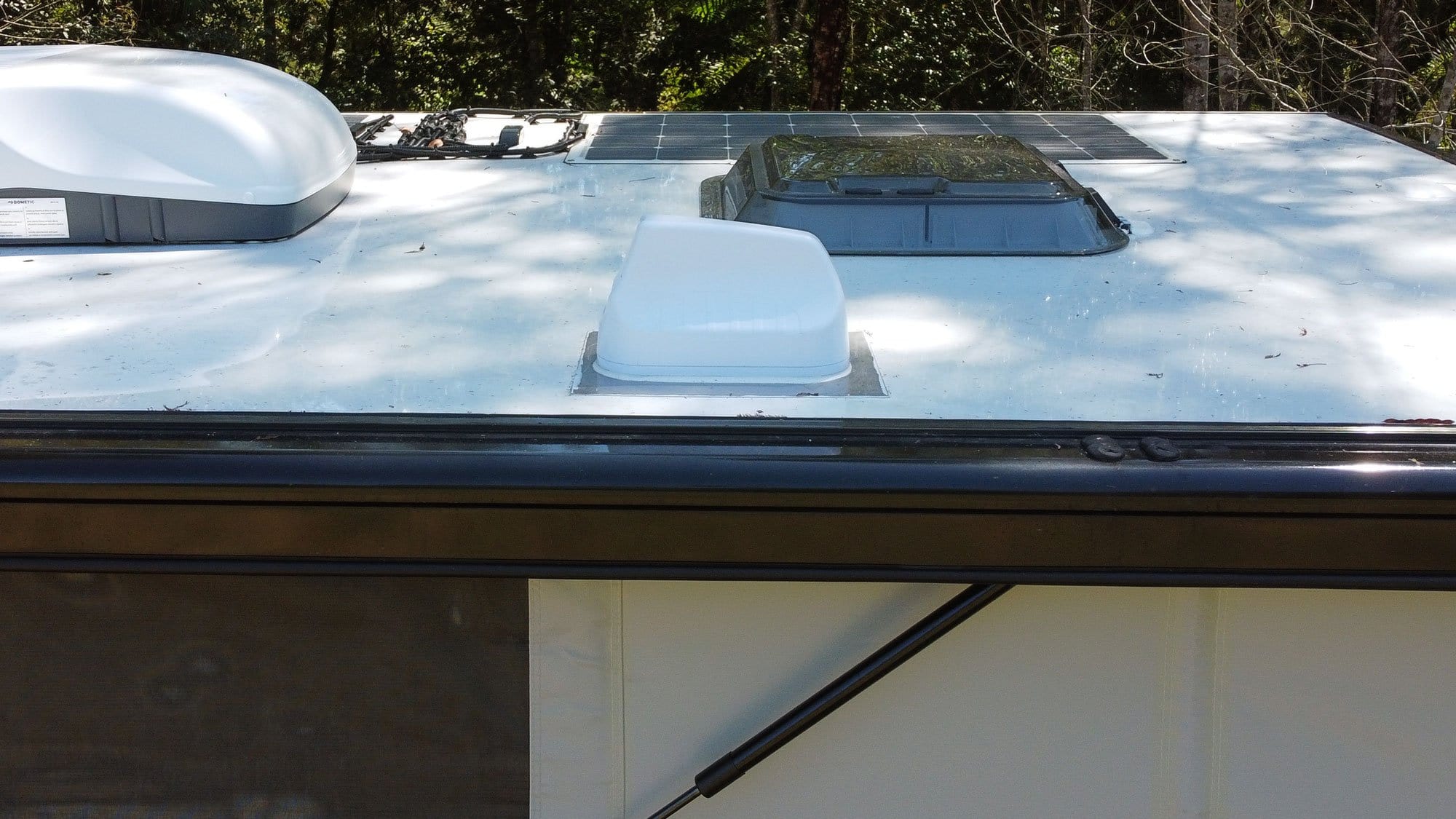 Caravan Internet Antenna | Reach 360 Antenna with Category 4 Router